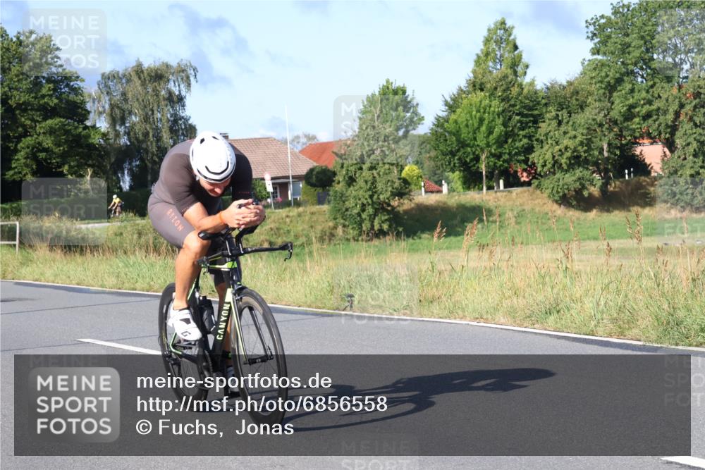 25.08.2024 - Elbe Triathlon Hamburg Fuchs,  Jonas http://msf.ph/oto/6856558 25.08.2024 09:20:07 Radfahren 232, 172, 336 meine-sportfotos.de
