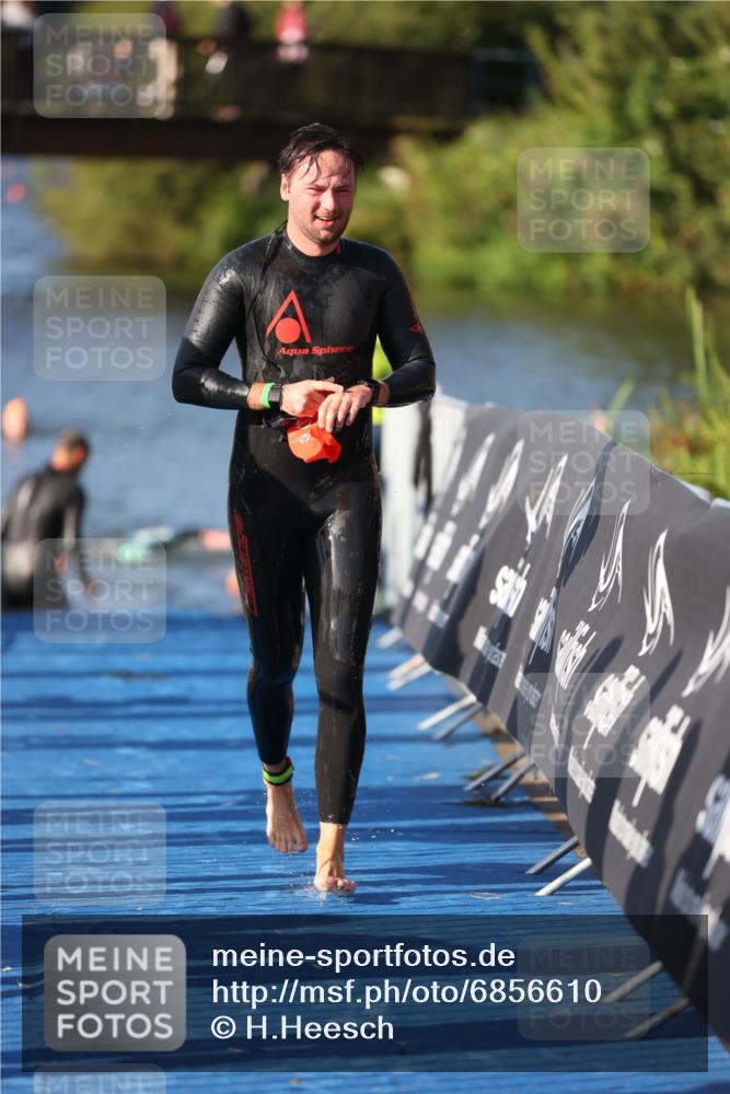 25.08.2024 - Elbe Triathlon Hamburg H.Heesch http://msf.ph/oto/6856610 25.08.2024 09:05:04 Schwimmen 223, 231, 264, 265 meine-sportfotos.de
