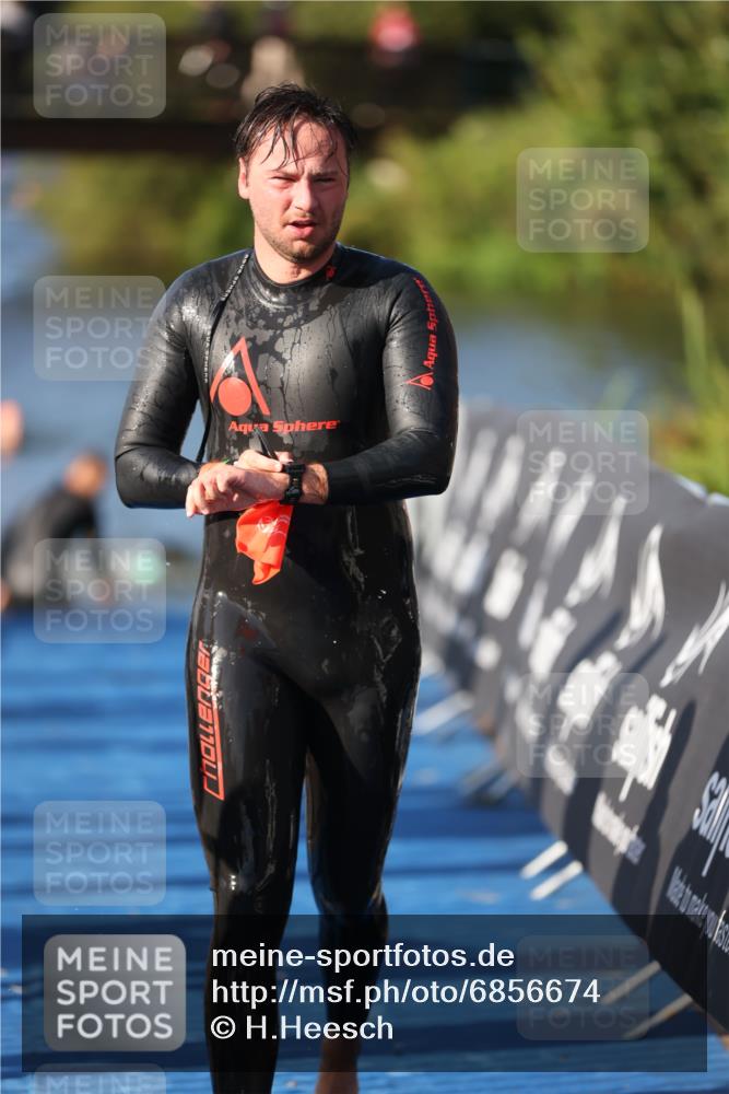 25.08.2024 - Elbe Triathlon Hamburg H.Heesch http://msf.ph/oto/6856674 25.08.2024 09:05:06 Schwimmen 223, 231, 264, 265 meine-sportfotos.de