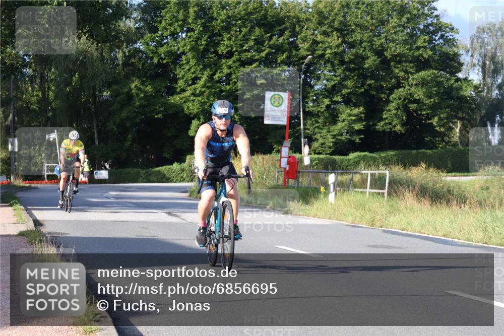 25.08.2024 - Elbe Triathlon Hamburg Fuchs,  Jonas http://msf.ph/oto/6856695 25.08.2024 09:20:16 Radfahren 263, 279, 322, 313 meine-sportfotos.de