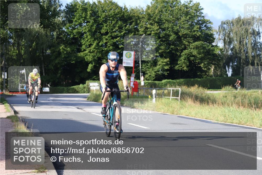 25.08.2024 - Elbe Triathlon Hamburg Fuchs,  Jonas http://msf.ph/oto/6856702 25.08.2024 09:20:16 Radfahren 263, 279, 322, 313 meine-sportfotos.de