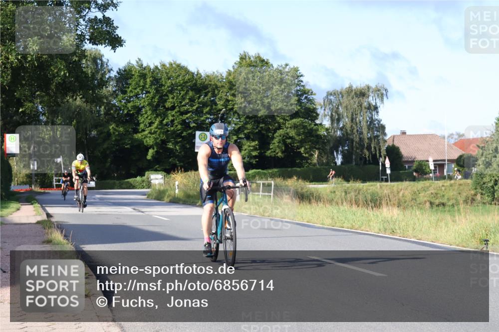 25.08.2024 - Elbe Triathlon Hamburg Fuchs,  Jonas http://msf.ph/oto/6856714 25.08.2024 09:20:17 Radfahren 263, 279, 322, 313 meine-sportfotos.de