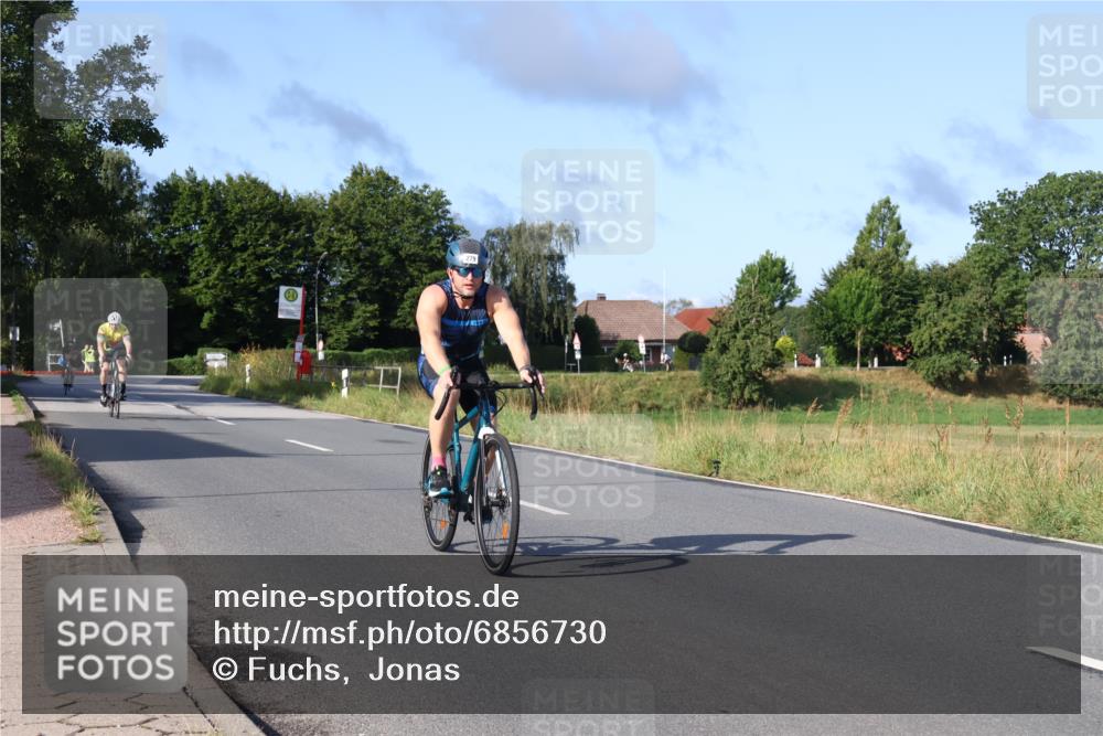 25.08.2024 - Elbe Triathlon Hamburg Fuchs,  Jonas http://msf.ph/oto/6856730 25.08.2024 09:20:17 Radfahren 263, 279, 322, 313 meine-sportfotos.de