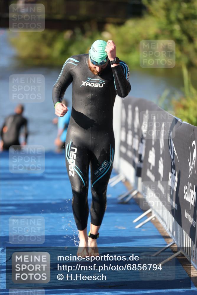 25.08.2024 - Elbe Triathlon Hamburg H.Heesch http://msf.ph/oto/6856794 25.08.2024 09:05:18 Schwimmen 231, 256, 264, 289 meine-sportfotos.de