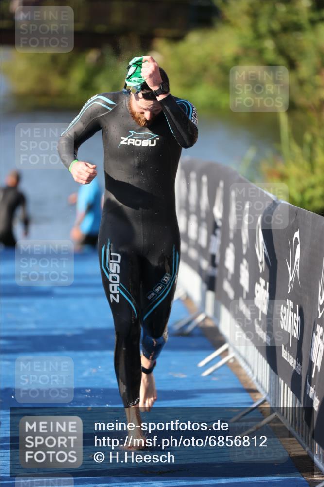 25.08.2024 - Elbe Triathlon Hamburg H.Heesch http://msf.ph/oto/6856812 25.08.2024 09:05:19 Schwimmen 231, 256, 264, 289 meine-sportfotos.de