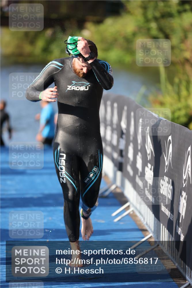25.08.2024 - Elbe Triathlon Hamburg H.Heesch http://msf.ph/oto/6856817 25.08.2024 09:05:19 Schwimmen 231, 256, 264, 289 meine-sportfotos.de