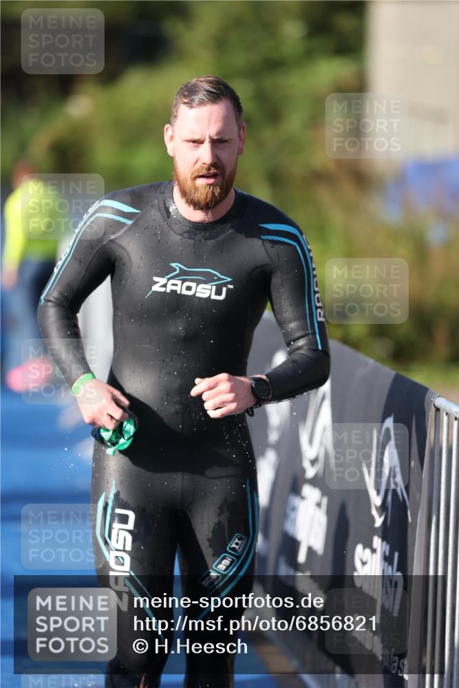 25.08.2024 - Elbe Triathlon Hamburg H.Heesch http://msf.ph/oto/6856821 25.08.2024 09:05:20 Schwimmen 231, 256, 264, 289 meine-sportfotos.de