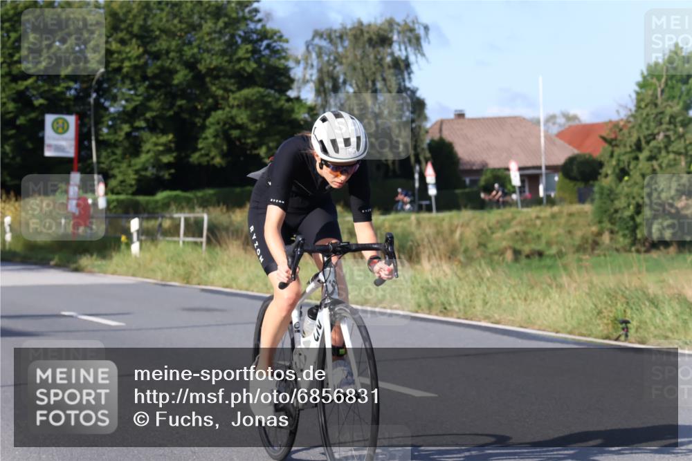 25.08.2024 - Elbe Triathlon Hamburg Fuchs,  Jonas http://msf.ph/oto/6856831 25.08.2024 09:20:29 Radfahren 109, 328, 274, 224, 316 meine-sportfotos.de