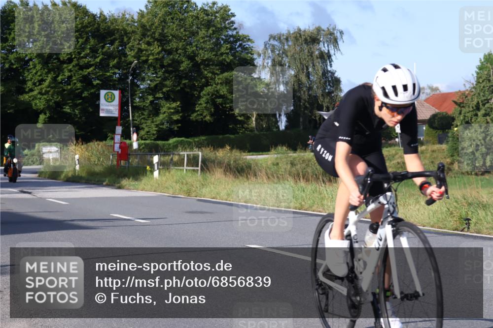 25.08.2024 - Elbe Triathlon Hamburg Fuchs,  Jonas http://msf.ph/oto/6856839 25.08.2024 09:20:29 Radfahren 109, 328, 274, 224, 316 meine-sportfotos.de