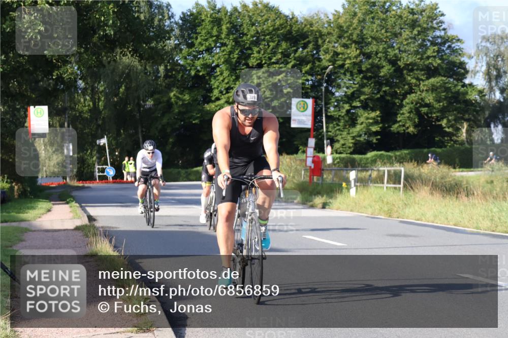 25.08.2024 - Elbe Triathlon Hamburg Fuchs,  Jonas http://msf.ph/oto/6856859 25.08.2024 09:20:30 Radfahren 109, 328, 274, 224, 316, 159 meine-sportfotos.de