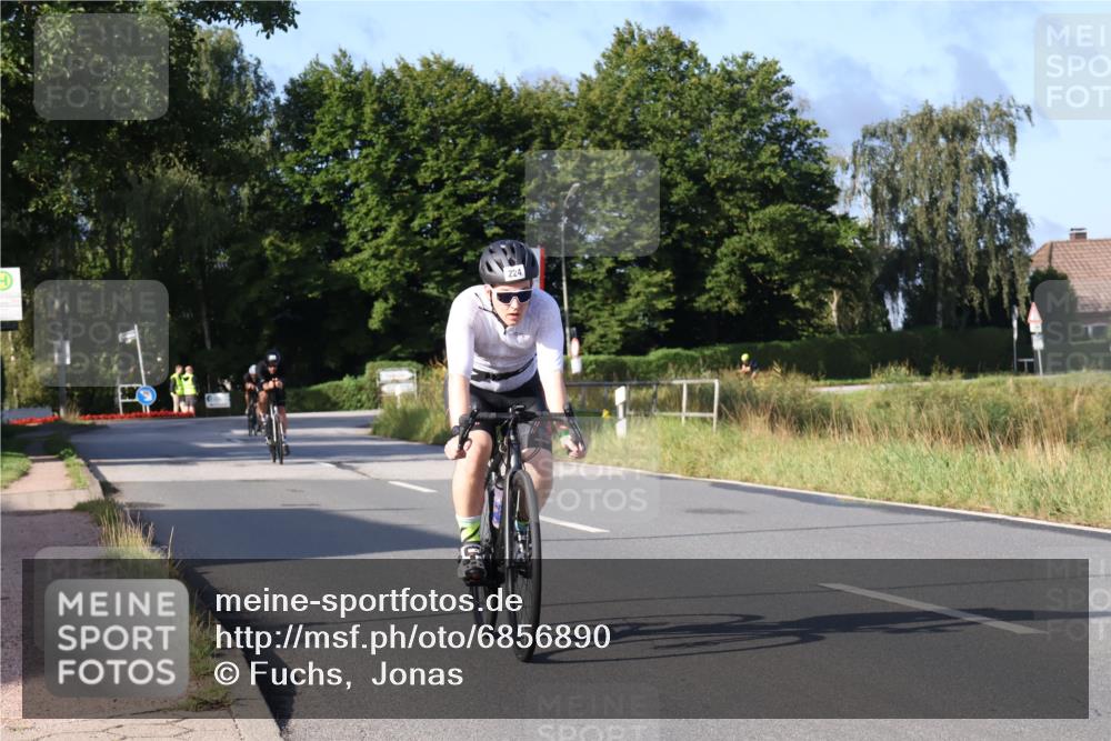 25.08.2024 - Elbe Triathlon Hamburg Fuchs,  Jonas http://msf.ph/oto/6856890 25.08.2024 09:20:32 Radfahren 109, 328, 274, 224, 316, 159 meine-sportfotos.de
