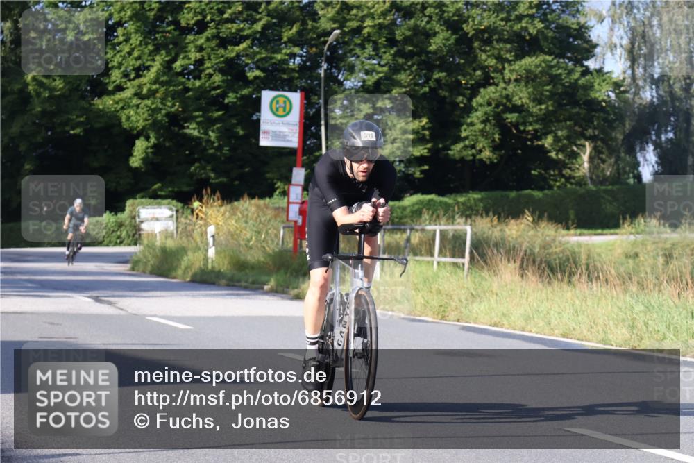 25.08.2024 - Elbe Triathlon Hamburg Fuchs,  Jonas http://msf.ph/oto/6856912 25.08.2024 09:20:34 Radfahren 109, 328, 274, 224, 316, 159, 245 meine-sportfotos.de