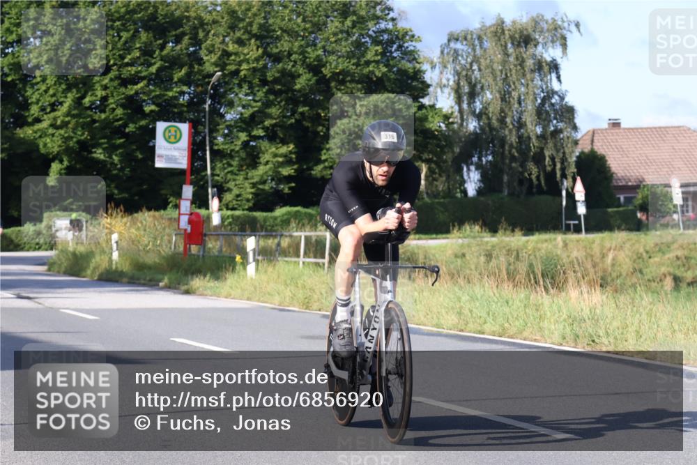 25.08.2024 - Elbe Triathlon Hamburg Fuchs,  Jonas http://msf.ph/oto/6856920 25.08.2024 09:20:34 Radfahren 109, 328, 274, 224, 316, 159, 245 meine-sportfotos.de