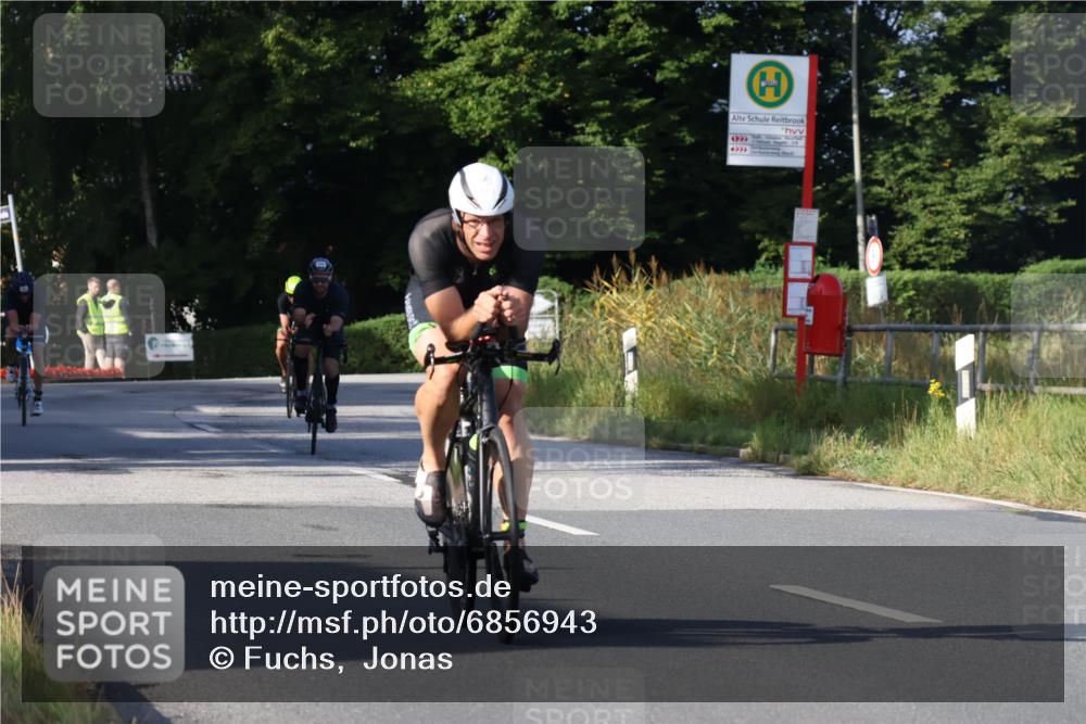 25.08.2024 - Elbe Triathlon Hamburg Fuchs,  Jonas http://msf.ph/oto/6856943 25.08.2024 09:20:36 Radfahren 328, 274, 224, 316, 159, 245, 80, 433 meine-sportfotos.de