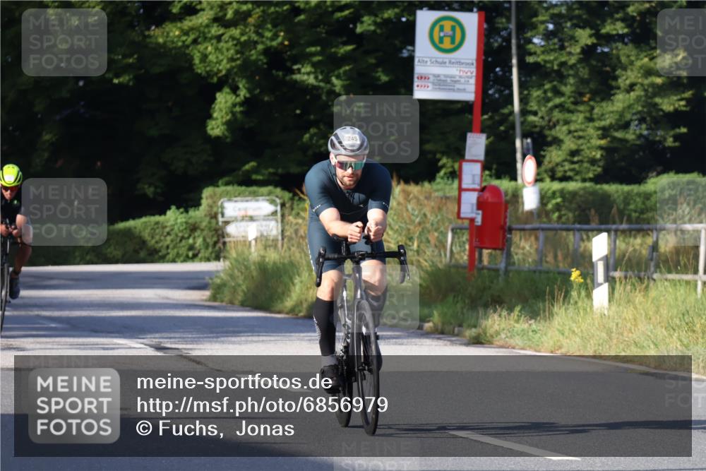 25.08.2024 - Elbe Triathlon Hamburg Fuchs,  Jonas http://msf.ph/oto/6856979 25.08.2024 09:20:38 Radfahren 224, 316, 159, 245, 80, 433 meine-sportfotos.de