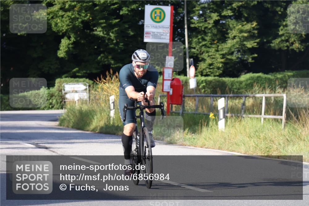 25.08.2024 - Elbe Triathlon Hamburg Fuchs,  Jonas http://msf.ph/oto/6856984 25.08.2024 09:20:38 Radfahren 224, 316, 159, 245, 80, 433 meine-sportfotos.de