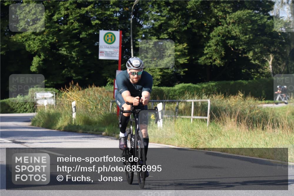 25.08.2024 - Elbe Triathlon Hamburg Fuchs,  Jonas http://msf.ph/oto/6856995 25.08.2024 09:20:39 Radfahren 316, 159, 245, 80, 433 meine-sportfotos.de