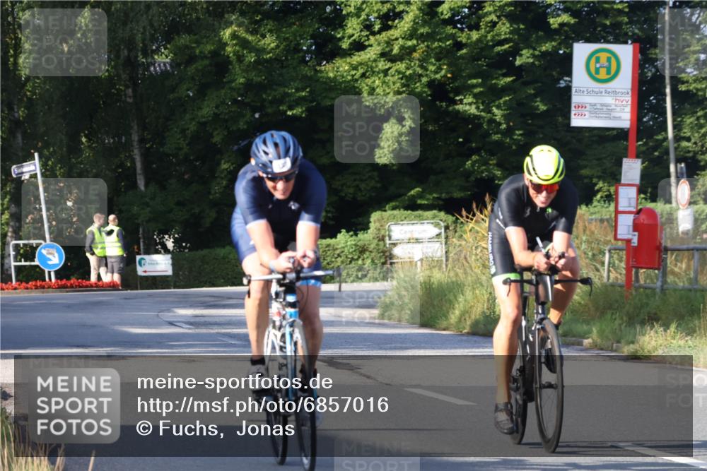25.08.2024 - Elbe Triathlon Hamburg Fuchs,  Jonas http://msf.ph/oto/6857016 25.08.2024 09:20:40 Radfahren 316, 159, 245, 80, 433 meine-sportfotos.de