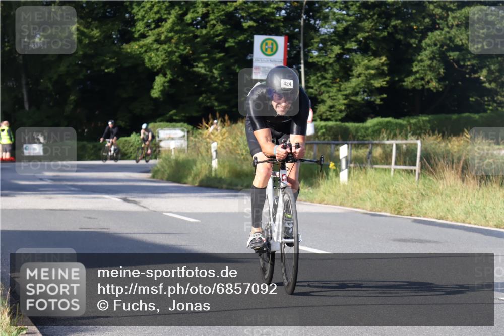 25.08.2024 - Elbe Triathlon Hamburg Fuchs,  Jonas http://msf.ph/oto/6857092 25.08.2024 09:20:48 Radfahren 424 meine-sportfotos.de