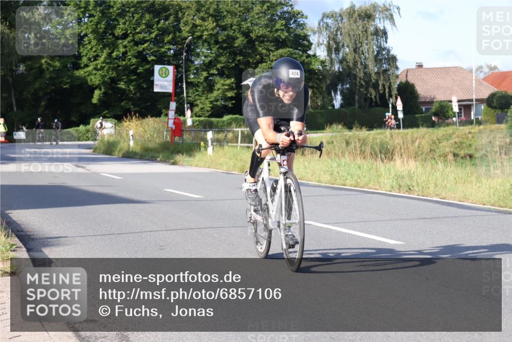 25.08.2024 - Elbe Triathlon Hamburg Fuchs,  Jonas http://msf.ph/oto/6857106 25.08.2024 09:20:49 Radfahren 424, 100 meine-sportfotos.de