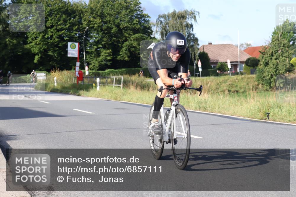 25.08.2024 - Elbe Triathlon Hamburg Fuchs,  Jonas http://msf.ph/oto/6857111 25.08.2024 09:20:49 Radfahren 424, 100 meine-sportfotos.de
