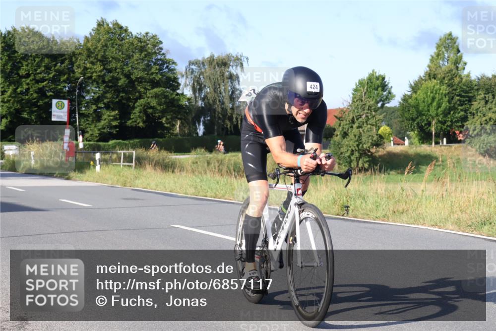 25.08.2024 - Elbe Triathlon Hamburg Fuchs,  Jonas http://msf.ph/oto/6857117 25.08.2024 09:20:49 Radfahren 424, 100 meine-sportfotos.de