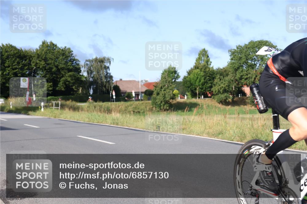 25.08.2024 - Elbe Triathlon Hamburg Fuchs,  Jonas http://msf.ph/oto/6857130 25.08.2024 09:20:50 Radfahren 424, 100, 203 meine-sportfotos.de
