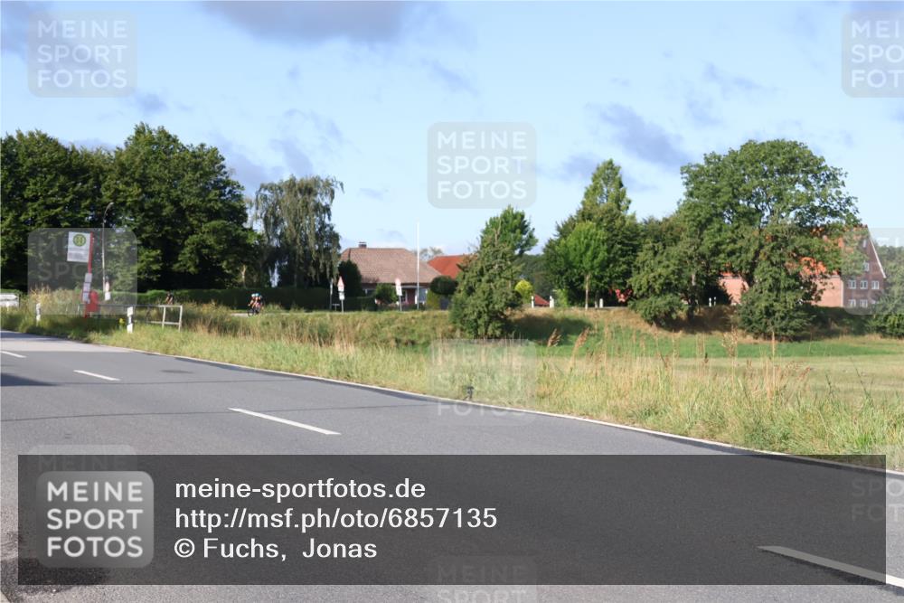 25.08.2024 - Elbe Triathlon Hamburg Fuchs,  Jonas http://msf.ph/oto/6857135 25.08.2024 09:20:50 Radfahren 424, 100, 203 meine-sportfotos.de