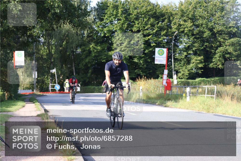 25.08.2024 - Elbe Triathlon Hamburg Fuchs,  Jonas http://msf.ph/oto/6857288 25.08.2024 09:21:01 Radfahren 100, 203, 1850, 89, 399, 267, 79, 39 meine-sportfotos.de