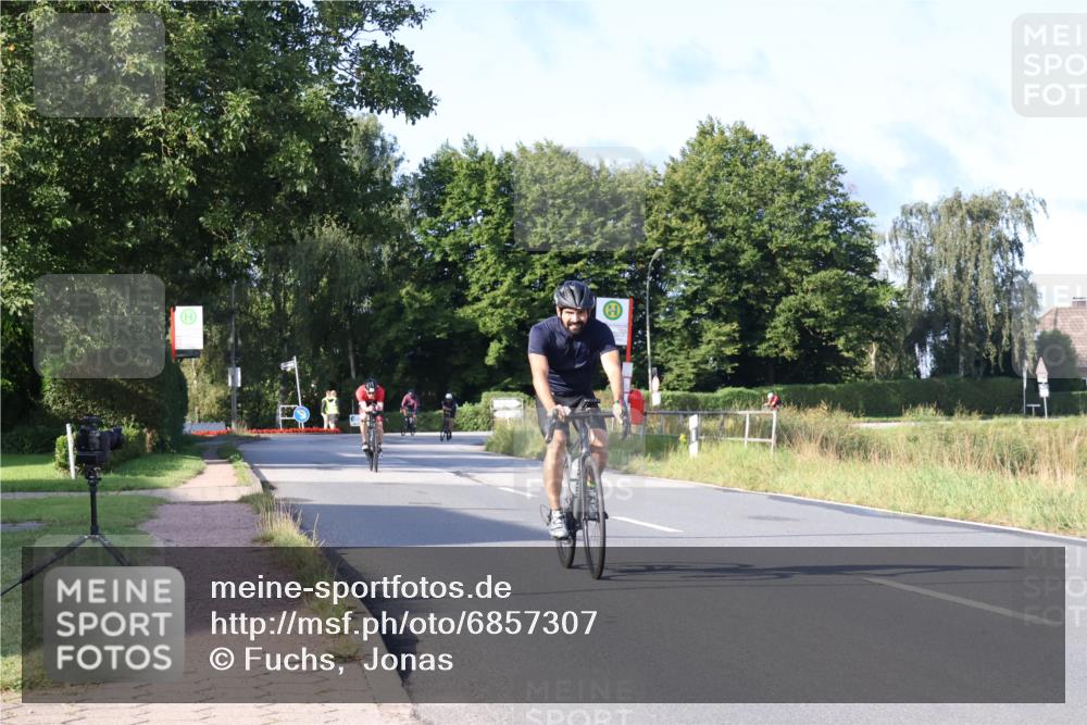 25.08.2024 - Elbe Triathlon Hamburg Fuchs,  Jonas http://msf.ph/oto/6857307 25.08.2024 09:21:02 Radfahren 203, 1850, 89, 399, 267, 79, 39 meine-sportfotos.de