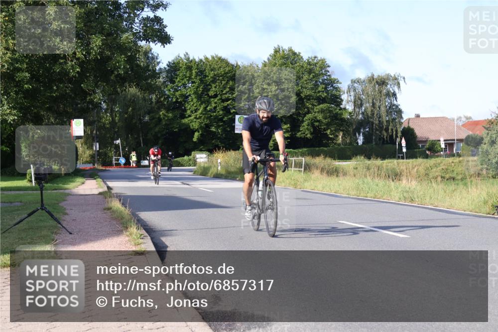 25.08.2024 - Elbe Triathlon Hamburg Fuchs,  Jonas http://msf.ph/oto/6857317 25.08.2024 09:21:02 Radfahren 203, 1850, 89, 399, 267, 79, 39 meine-sportfotos.de