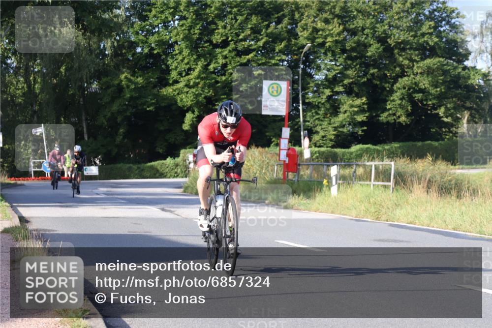 25.08.2024 - Elbe Triathlon Hamburg Fuchs,  Jonas http://msf.ph/oto/6857324 25.08.2024 09:21:04 Radfahren 1850, 89, 399, 267, 79, 39, 81 meine-sportfotos.de