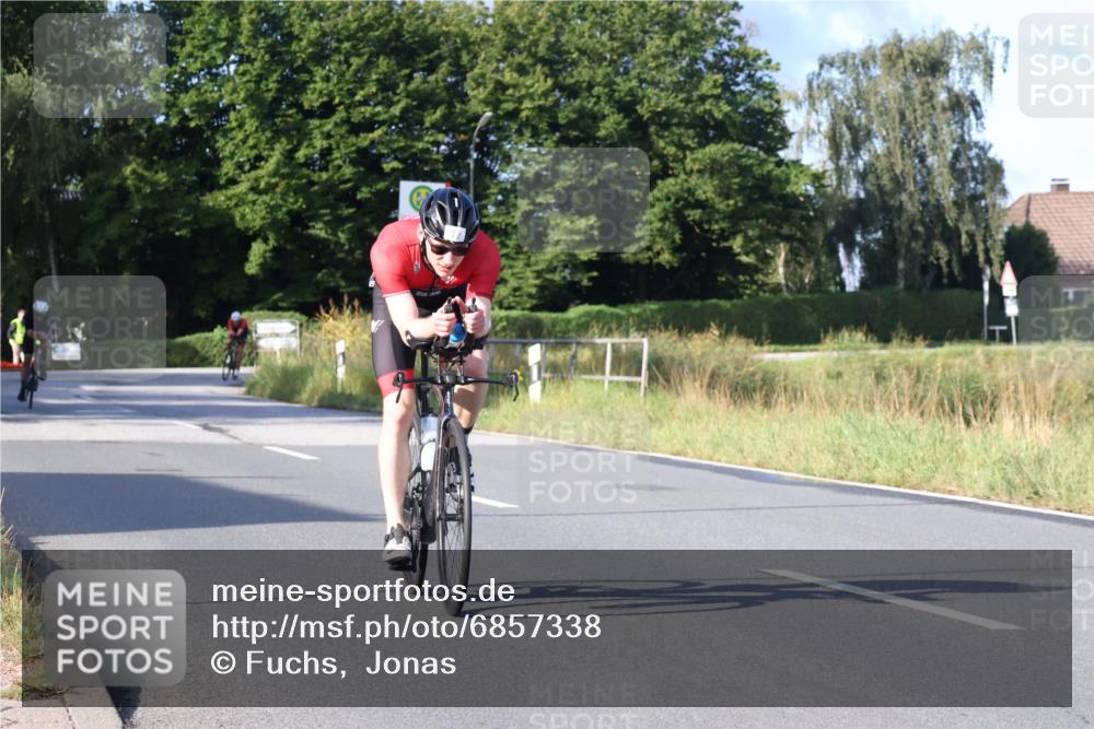 25.08.2024 - Elbe Triathlon Hamburg Fuchs,  Jonas http://msf.ph/oto/6857338 25.08.2024 09:21:04 Radfahren 1850, 89, 399, 267, 79, 39, 81 meine-sportfotos.de