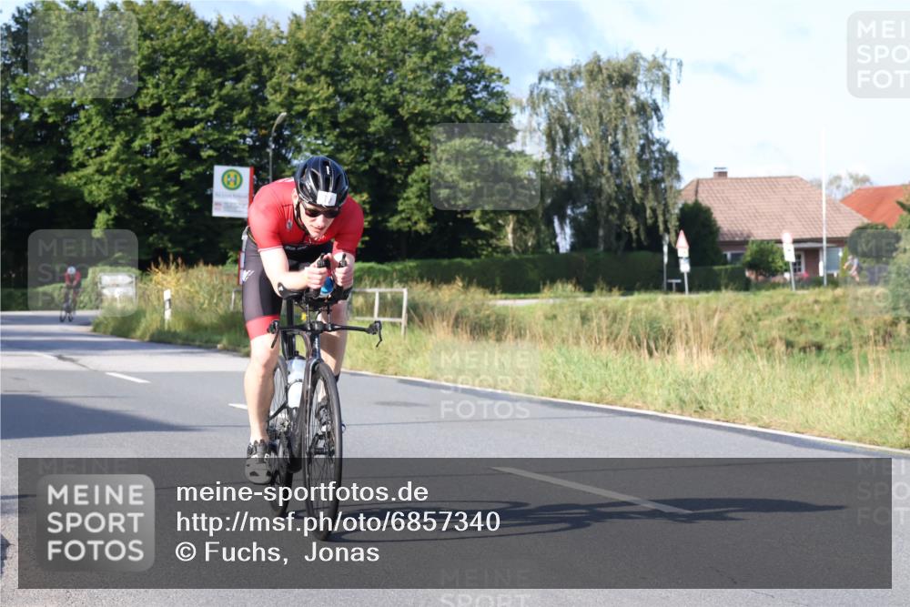25.08.2024 - Elbe Triathlon Hamburg Fuchs,  Jonas http://msf.ph/oto/6857340 25.08.2024 09:21:05 Radfahren 89, 399, 267, 79, 39, 81, 300 meine-sportfotos.de