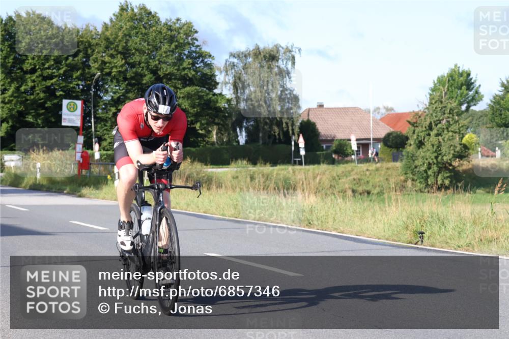 25.08.2024 - Elbe Triathlon Hamburg Fuchs,  Jonas http://msf.ph/oto/6857346 25.08.2024 09:21:05 Radfahren 89, 399, 267, 79, 39, 81, 300 meine-sportfotos.de