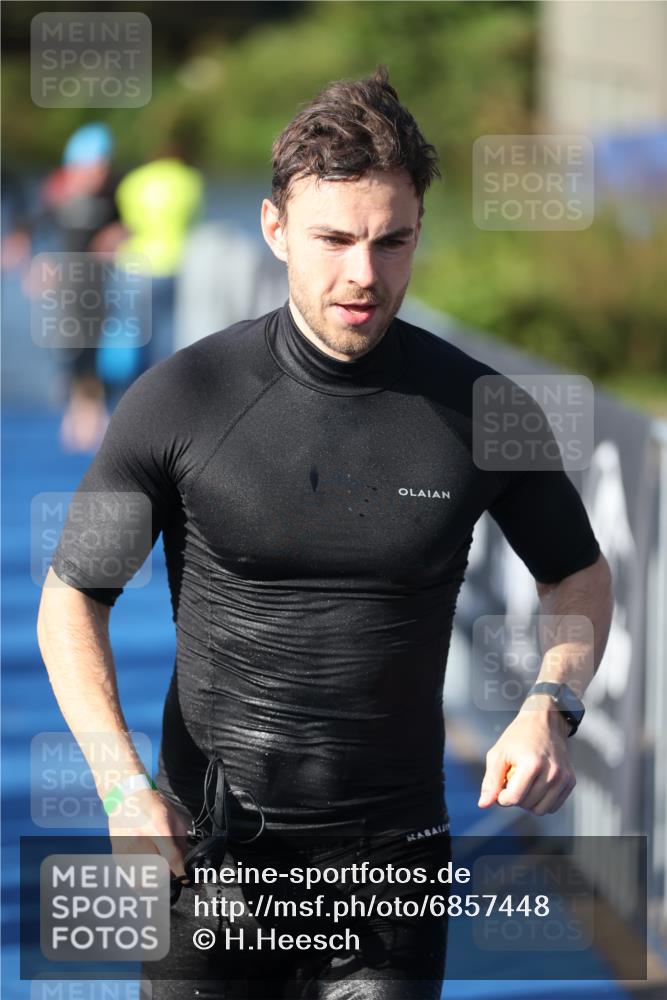 25.08.2024 - Elbe Triathlon Hamburg H.Heesch http://msf.ph/oto/6857448 25.08.2024 09:06:38 Schwimmen 228, 254, 277, 403, 442, 1850 meine-sportfotos.de