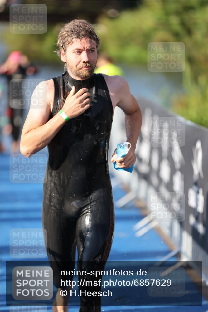 25.08.2024 - Elbe Triathlon Hamburg H.Heesch http://msf.ph/oto/6857629 25.08.2024 09:06:50 Schwimmen 228, 254, 277, 281, 403, 442, 1850 meine-sportfotos.de