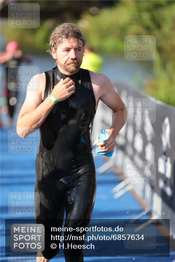 25.08.2024 - Elbe Triathlon Hamburg H.Heesch http://msf.ph/oto/6857634 25.08.2024 09:06:50 Schwimmen 228, 254, 277, 281, 403, 442, 1850 meine-sportfotos.de