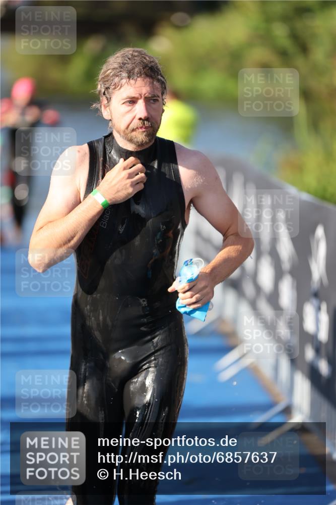 25.08.2024 - Elbe Triathlon Hamburg H.Heesch http://msf.ph/oto/6857637 25.08.2024 09:06:50 Schwimmen 228, 254, 277, 281, 403, 442, 1850 meine-sportfotos.de