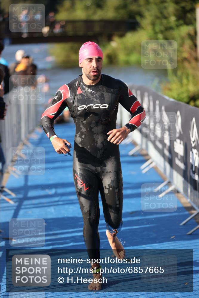 25.08.2024 - Elbe Triathlon Hamburg H.Heesch http://msf.ph/oto/6857665 25.08.2024 09:06:57 Schwimmen 228, 254, 277, 281, 325, 403 meine-sportfotos.de