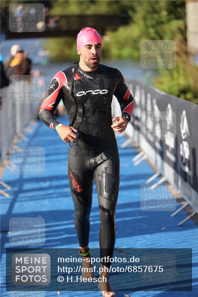 25.08.2024 - Elbe Triathlon Hamburg H.Heesch http://msf.ph/oto/6857675 25.08.2024 09:06:57 Schwimmen 228, 254, 277, 281, 325, 403 meine-sportfotos.de