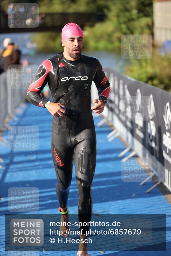 25.08.2024 - Elbe Triathlon Hamburg H.Heesch http://msf.ph/oto/6857679 25.08.2024 09:06:57 Schwimmen 228, 254, 277, 281, 325, 403 meine-sportfotos.de