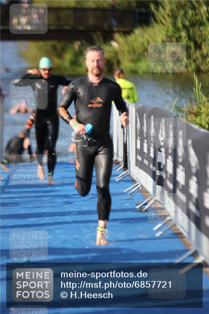 25.08.2024 - Elbe Triathlon Hamburg H.Heesch http://msf.ph/oto/6857721 25.08.2024 09:07:07 Schwimmen 224, 228, 281, 321, 325 meine-sportfotos.de