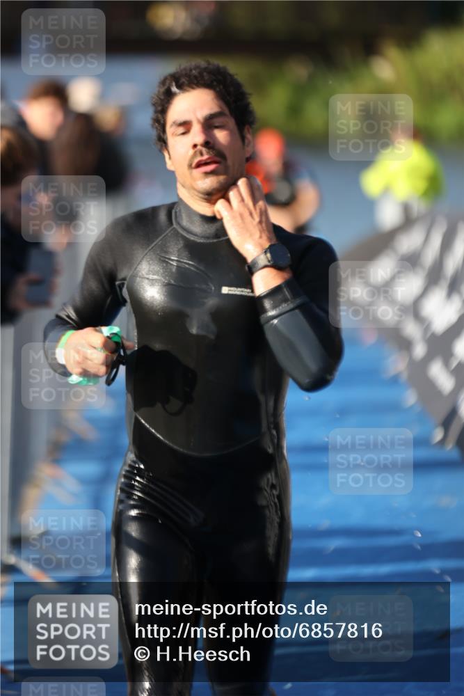 25.08.2024 - Elbe Triathlon Hamburg H.Heesch http://msf.ph/oto/6857816 25.08.2024 09:07:12 Schwimmen 224, 228, 281, 321, 325, 326 meine-sportfotos.de