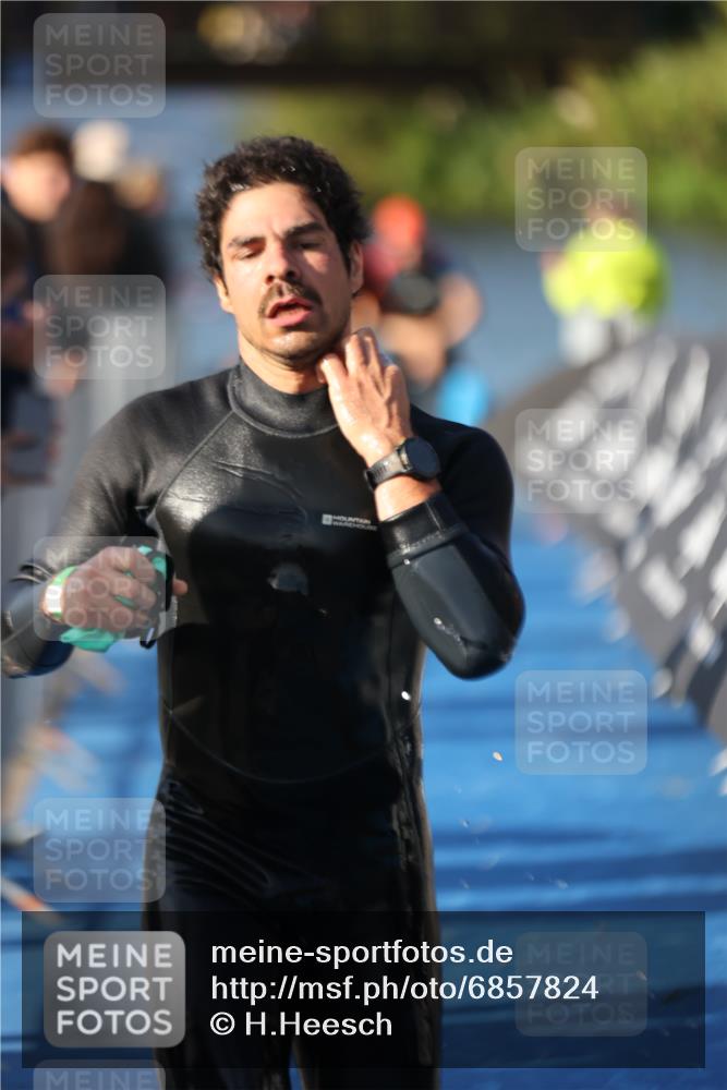 25.08.2024 - Elbe Triathlon Hamburg H.Heesch http://msf.ph/oto/6857824 25.08.2024 09:07:12 Schwimmen 224, 228, 281, 321, 325, 326 meine-sportfotos.de