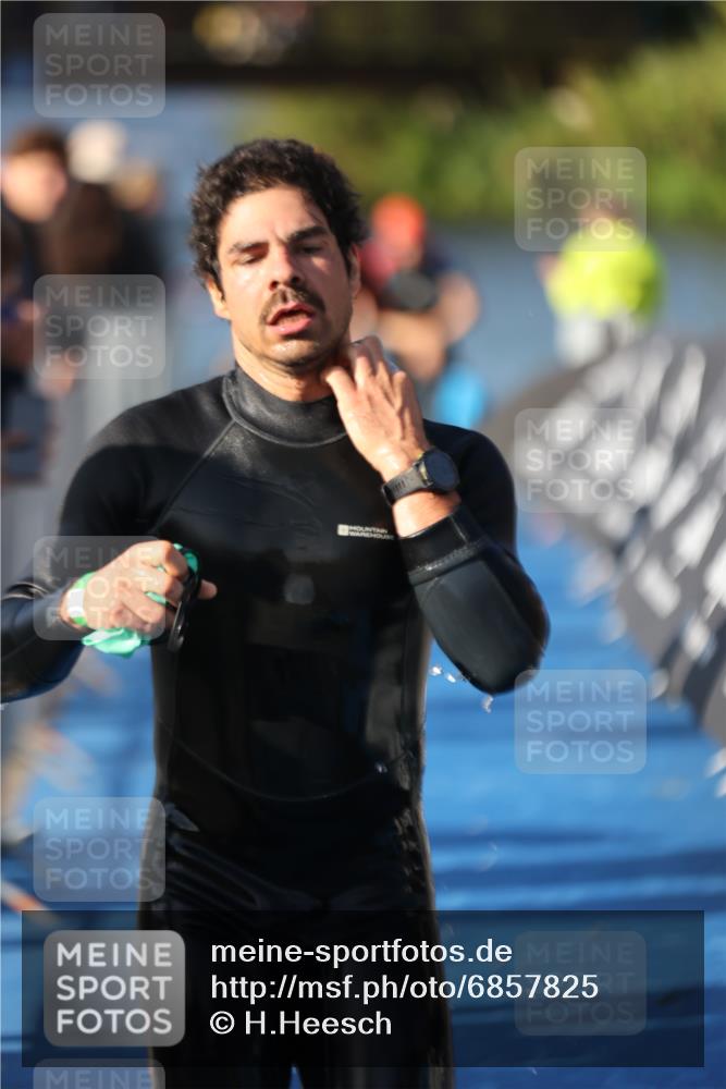 25.08.2024 - Elbe Triathlon Hamburg H.Heesch http://msf.ph/oto/6857825 25.08.2024 09:07:12 Schwimmen 224, 228, 281, 321, 325, 326 meine-sportfotos.de