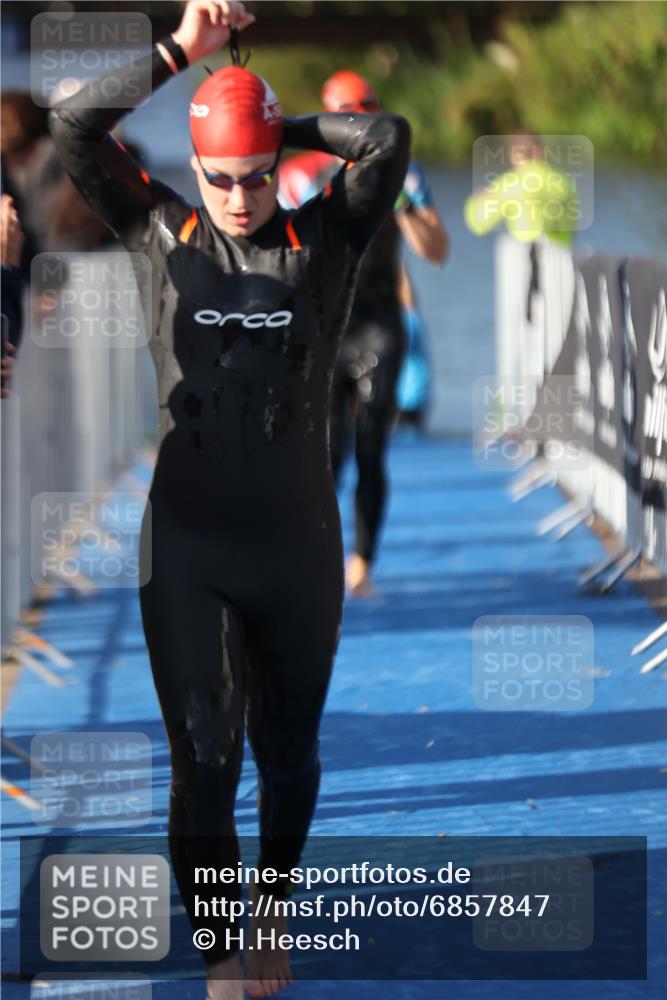 25.08.2024 - Elbe Triathlon Hamburg H.Heesch http://msf.ph/oto/6857847 25.08.2024 09:07:17 Schwimmen 224, 281, 321, 325, 326, 1851 meine-sportfotos.de
