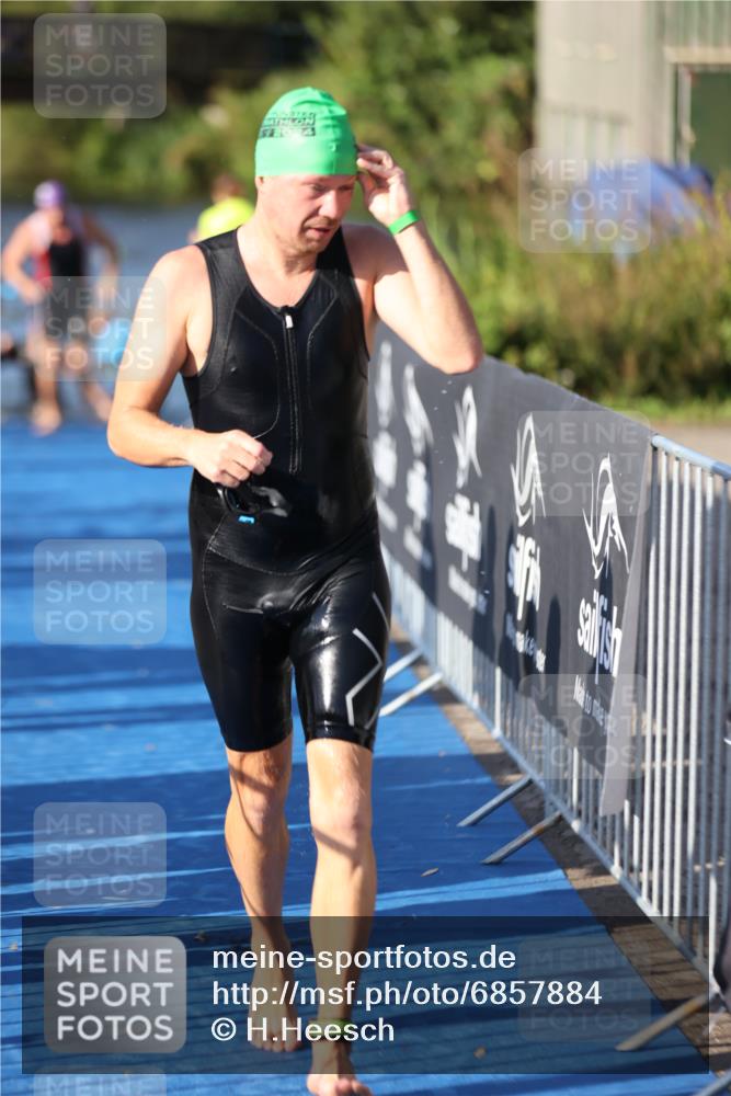25.08.2024 - Elbe Triathlon Hamburg H.Heesch http://msf.ph/oto/6857884 25.08.2024 09:07:26 Schwimmen 224, 234, 321, 325, 326, 1851 meine-sportfotos.de