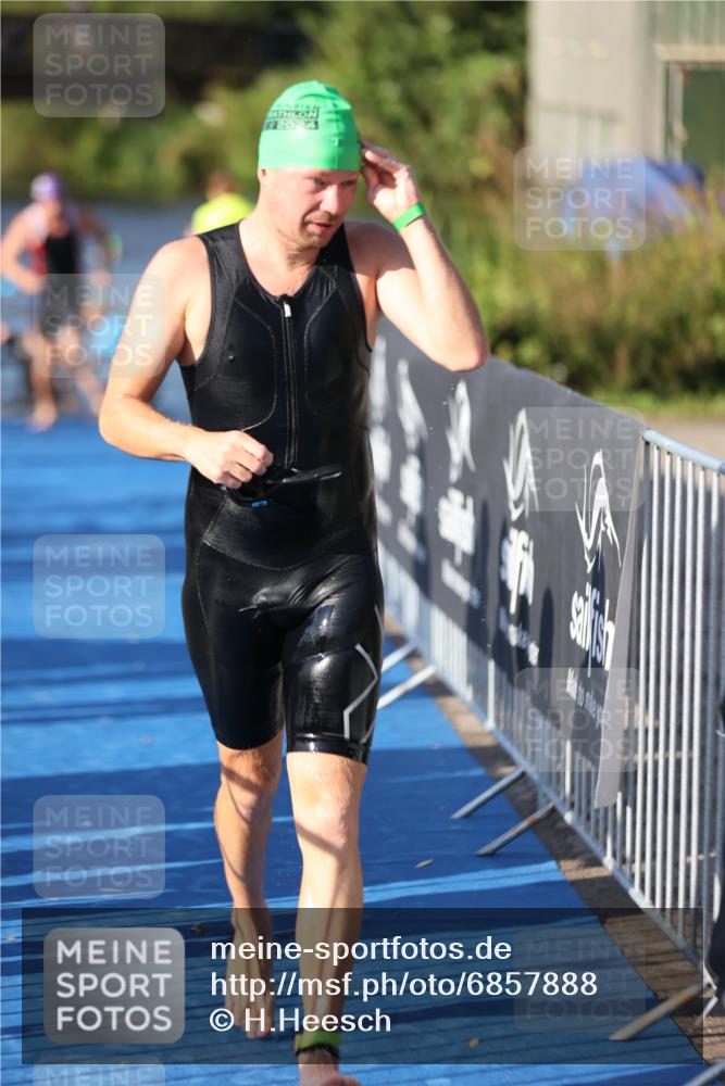 25.08.2024 - Elbe Triathlon Hamburg H.Heesch http://msf.ph/oto/6857888 25.08.2024 09:07:26 Schwimmen 224, 234, 321, 325, 326, 1851 meine-sportfotos.de
