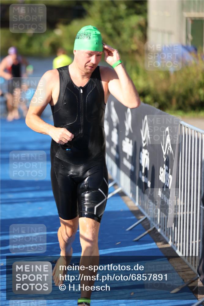 25.08.2024 - Elbe Triathlon Hamburg H.Heesch http://msf.ph/oto/6857891 25.08.2024 09:07:26 Schwimmen 224, 234, 321, 325, 326, 1851 meine-sportfotos.de